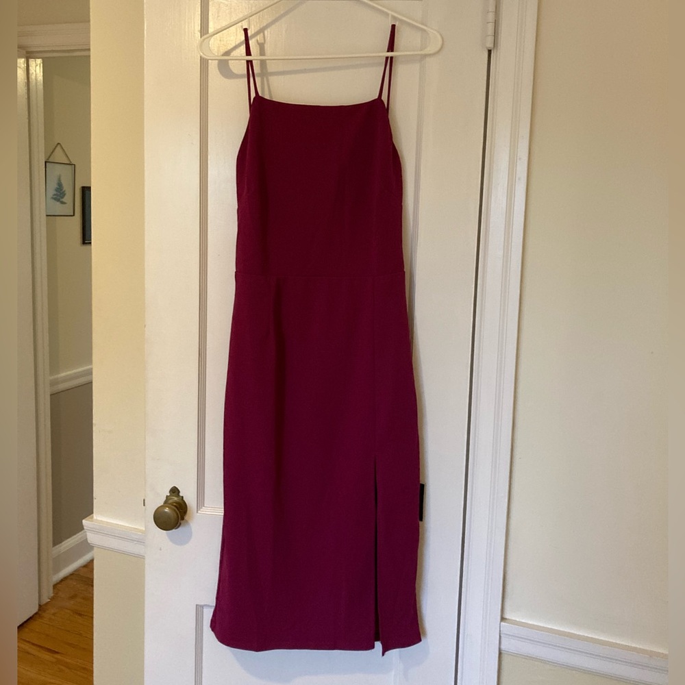 NWT Lulu’s burgundy backless midi dress